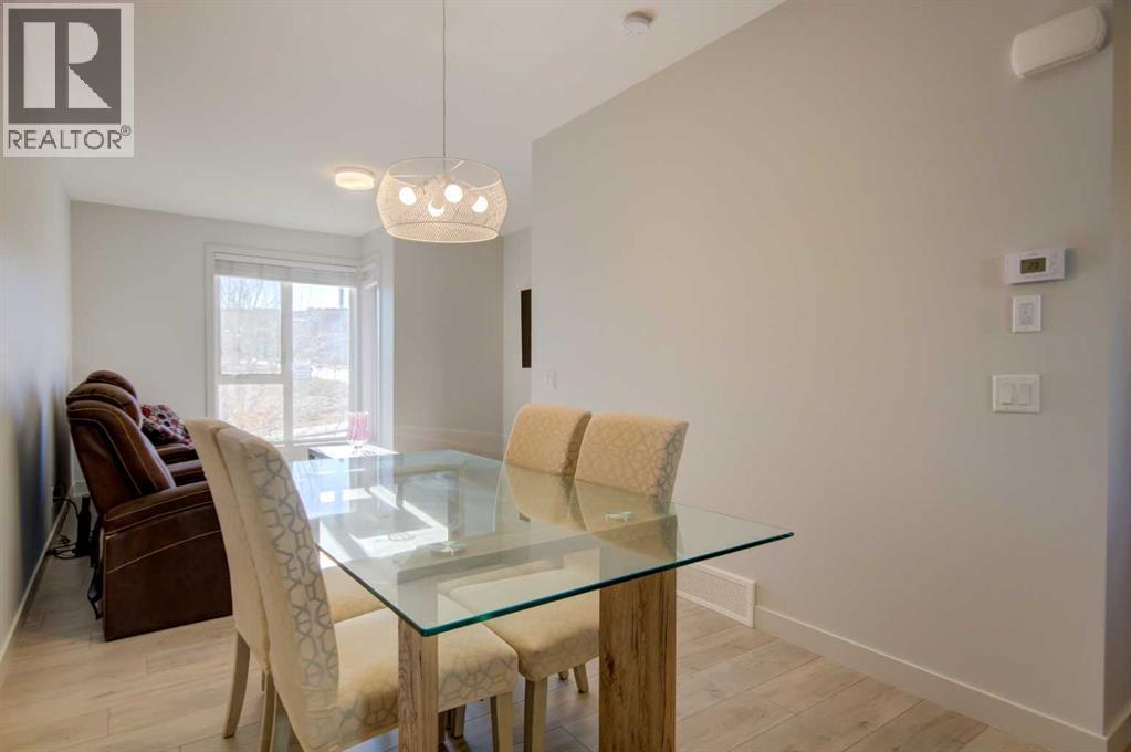 7018 34 Avenue Nw, Calgary, Alberta  T3B 6E8 - Photo 5 - A2267760