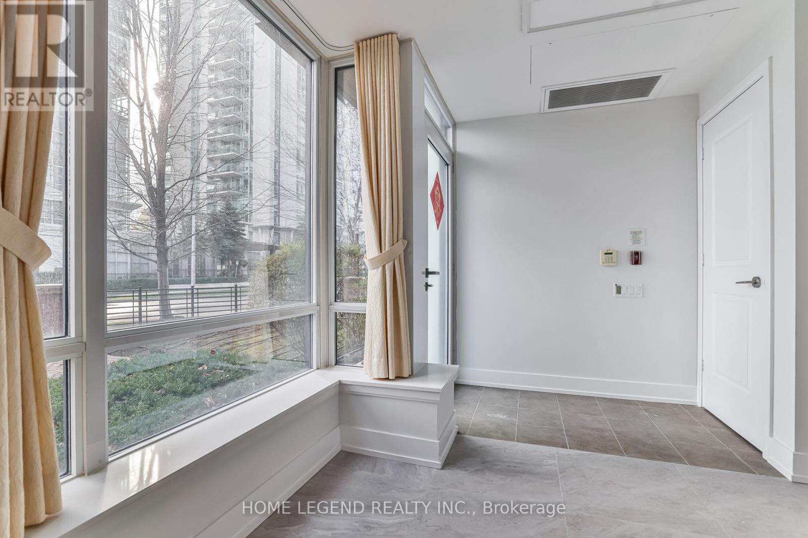 Th17 - 23 Sheppard Avenue E, Toronto, Ontario  M2N 0C8 - Photo 4 - C12499592