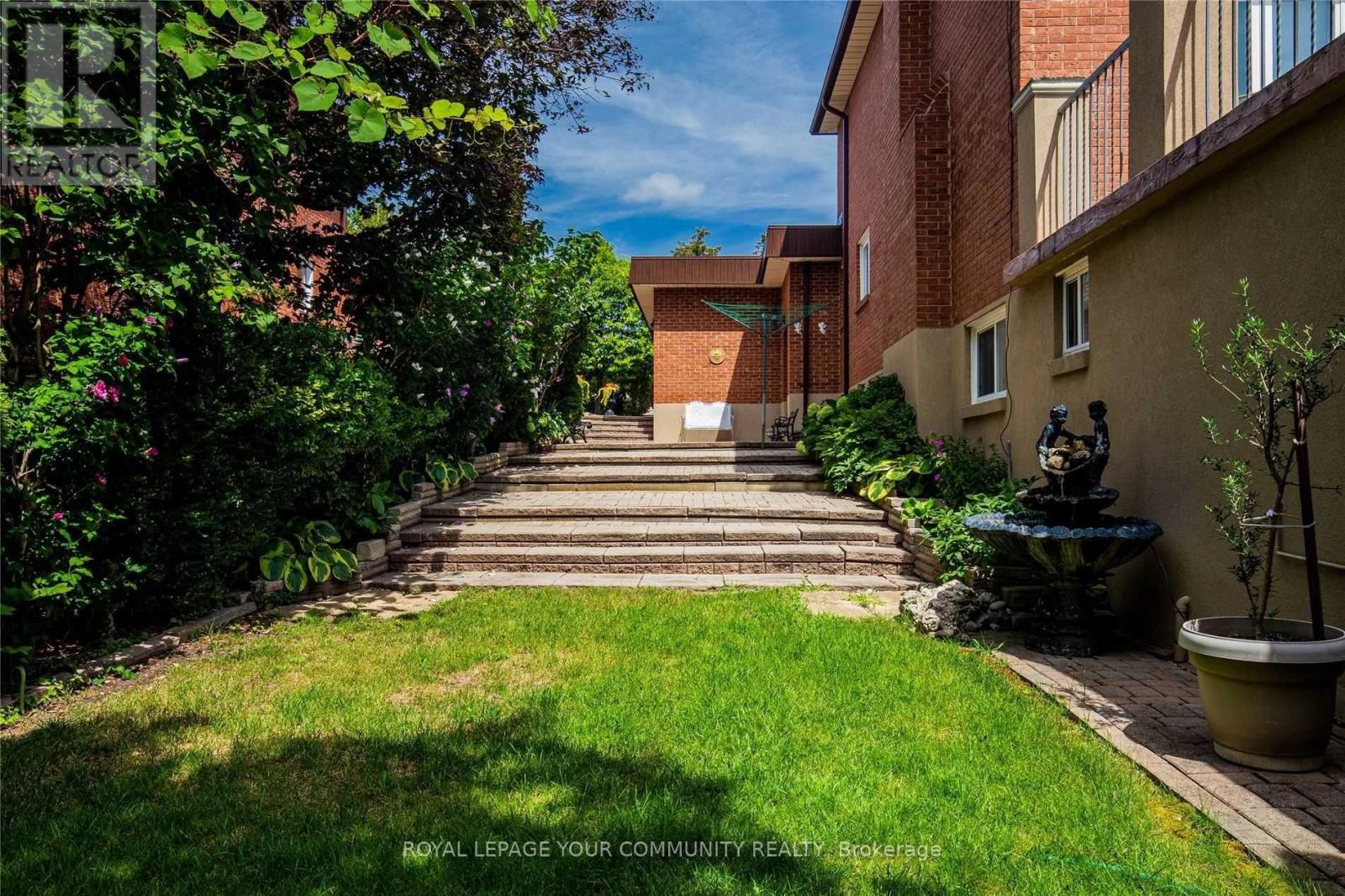 Basement - 19 Tannery Court, Richmond Hill, Ontario  L4C 7V5 - Photo 4 - N12406930