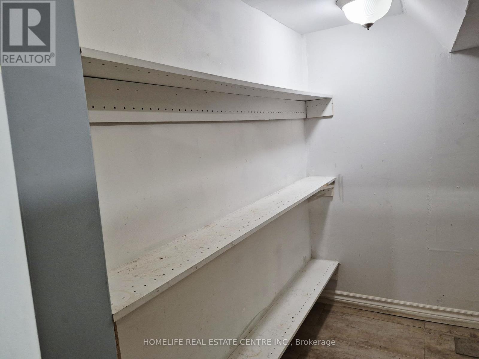 239 Elmwood Avenue, Richmond Hill, Ontario  L4C 1L3 - Photo 12 - N12499220