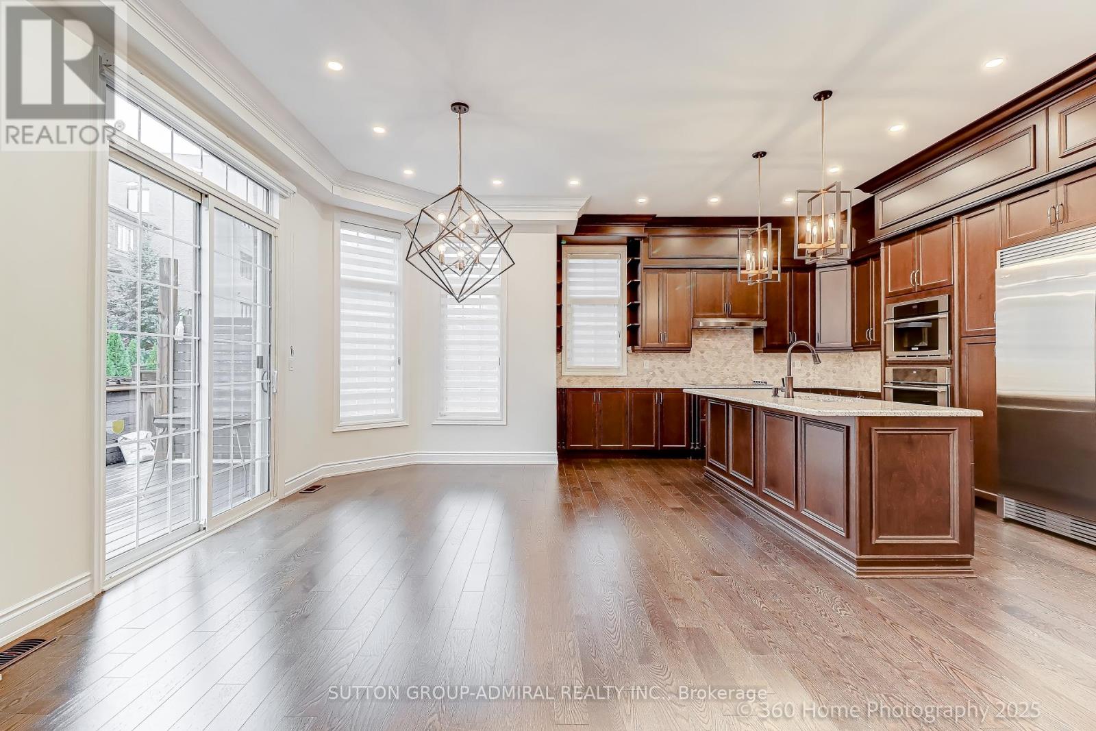 107 Queen Filomena Avenue, Vaughan, Ontario  L6A 0J1 - Photo 4 - N12480937