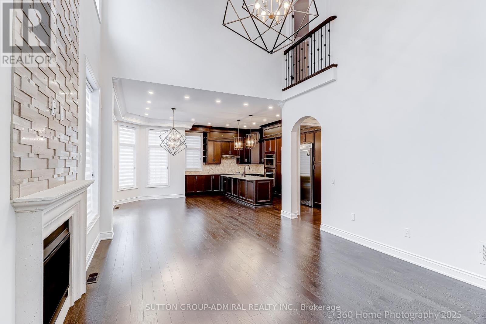 107 Queen Filomena Avenue, Vaughan, Ontario  L6A 0J1 - Photo 7 - N12480937