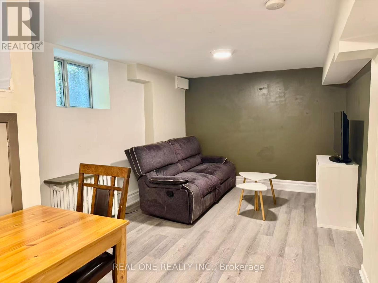 LOWER - 391 PARKSIDE DRIVE, Toronto, Ontario