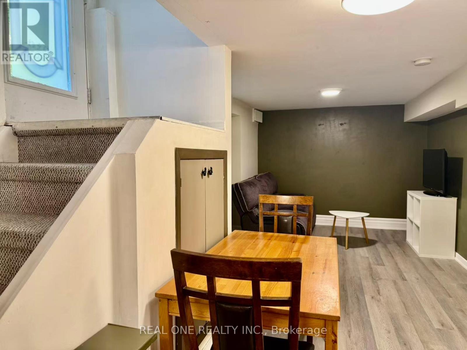 Lower - 391 Parkside Drive, Toronto, Ontario  M6R 2Z7 - Photo 2 - W12437641