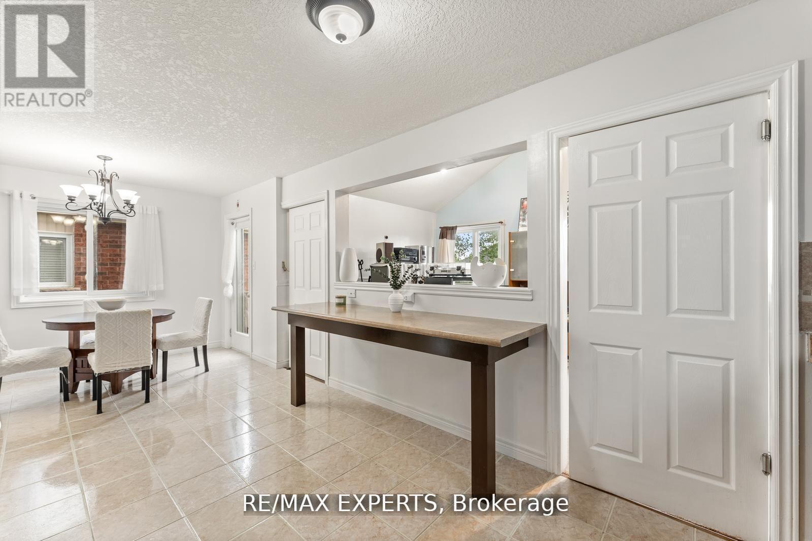 56 Steepleridge Street, Kitchener, Ontario  N2P 2W3 - Photo 15 - X12442317