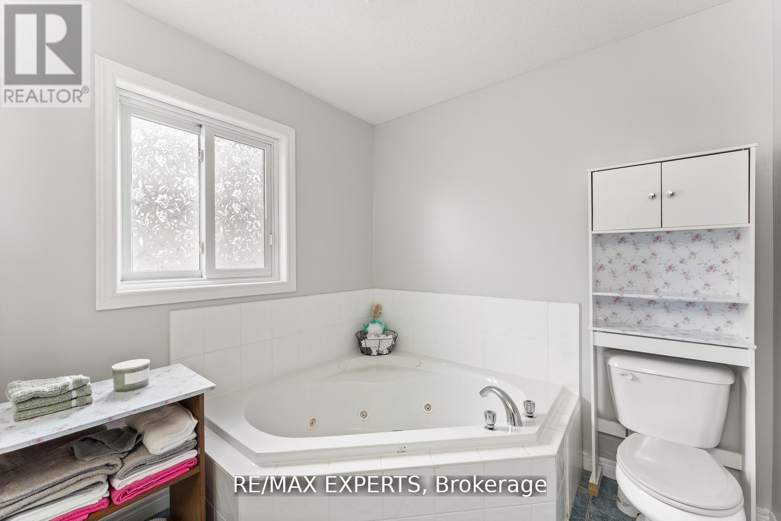 56 Steepleridge Street, Kitchener, Ontario  N2P 2W3 - Photo 26 - X12442317