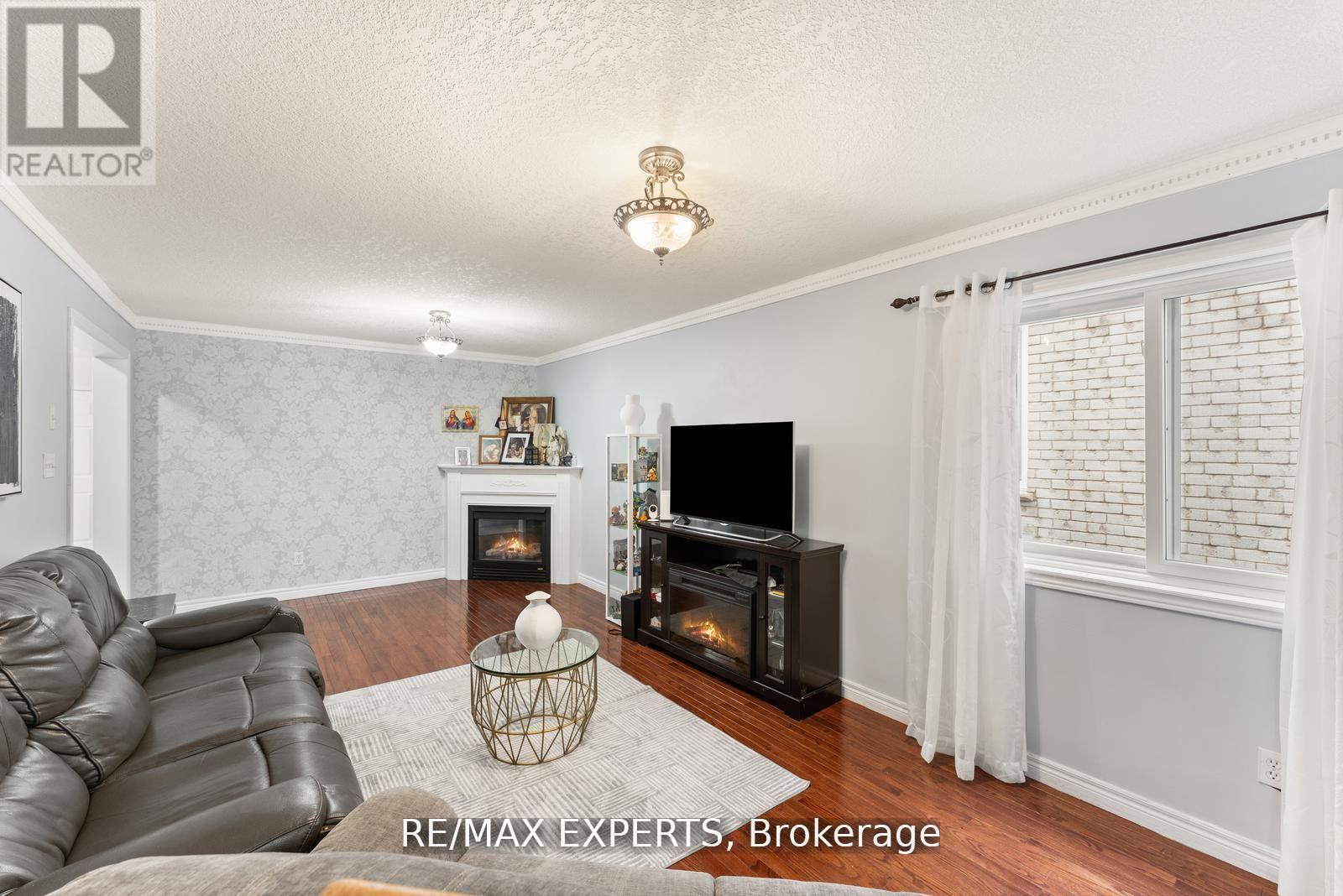 56 Steepleridge Street, Kitchener, Ontario  N2P 2W3 - Photo 7 - X12442317