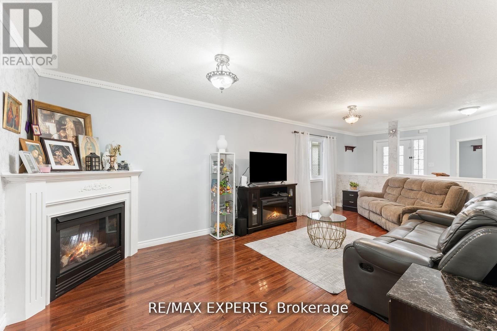 56 Steepleridge Street, Kitchener, Ontario  N2P 2W3 - Photo 8 - X12442317