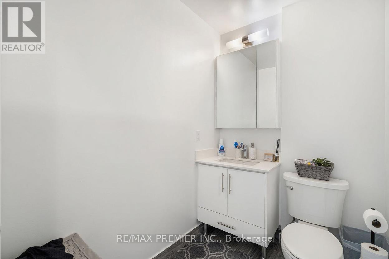 1704 - 95 Oneida Crescent, Richmond Hill, Ontario  L4B 0H5 - Photo 13 - N12499584