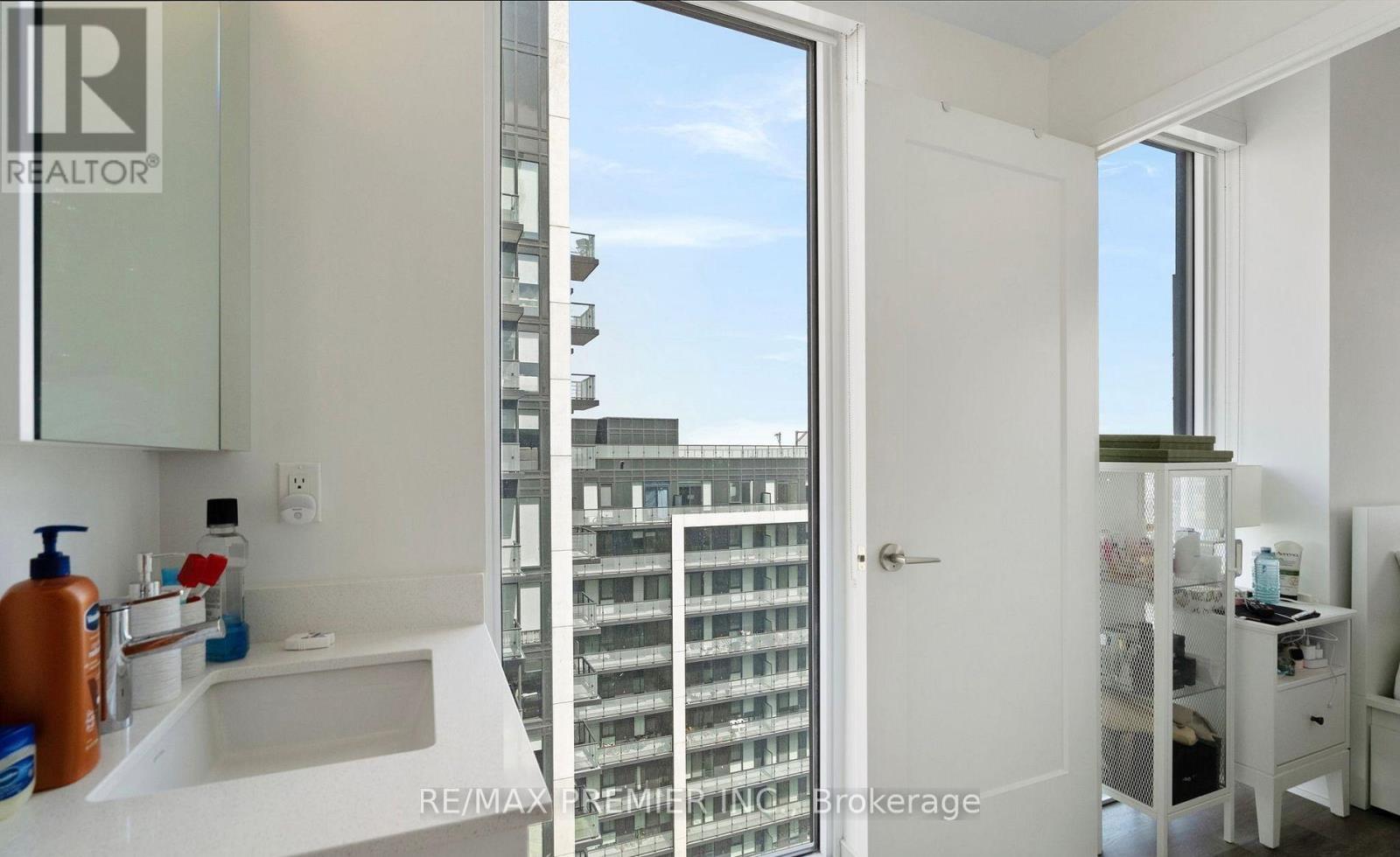 1704 - 95 Oneida Crescent, Richmond Hill, Ontario  L4B 0H5 - Photo 21 - N12499584