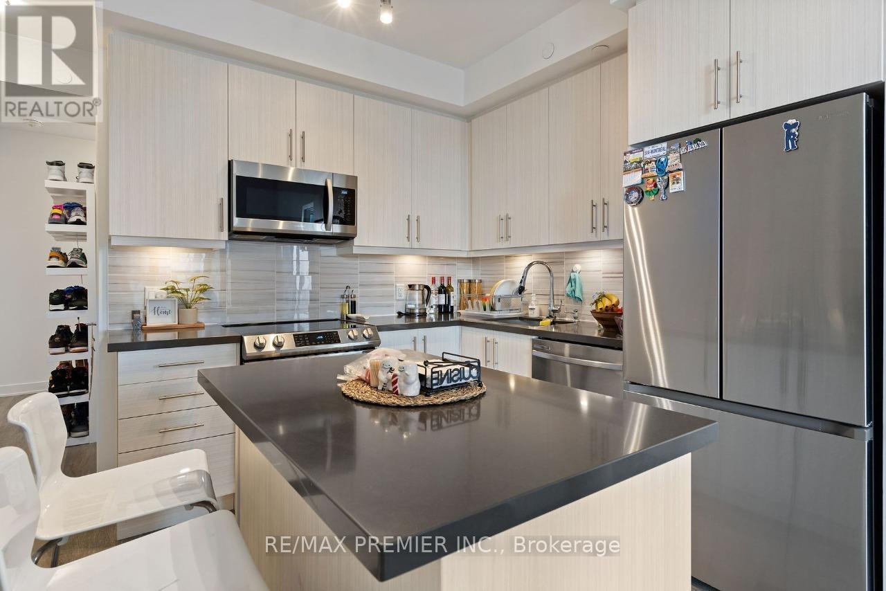 1704 - 95 Oneida Crescent, Richmond Hill, Ontario  L4B 0H5 - Photo 5 - N12499584