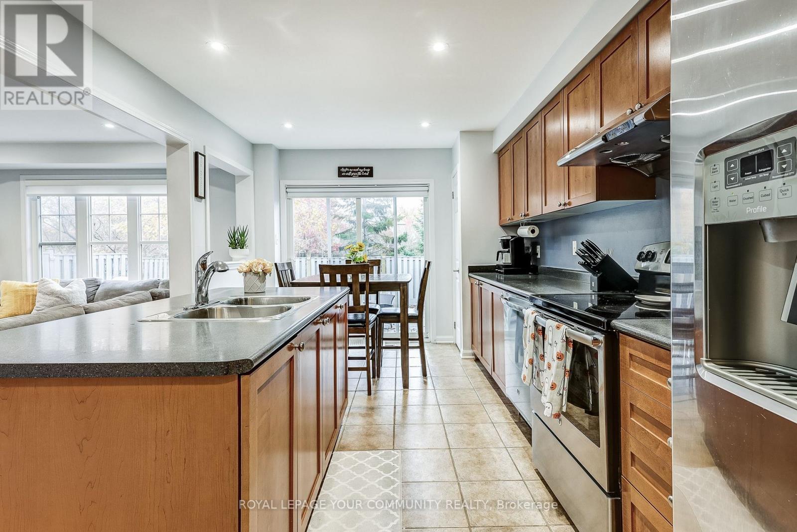 34 Miltrose Crescent, Whitchurch-Stouffville, Ontario  L4A 0P8 - Photo 14 - N12499604