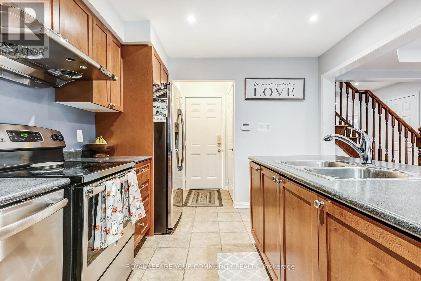 34 Miltrose Crescent, Whitchurch-Stouffville, Ontario  L4A 0P8 - Photo 15 - N12499604