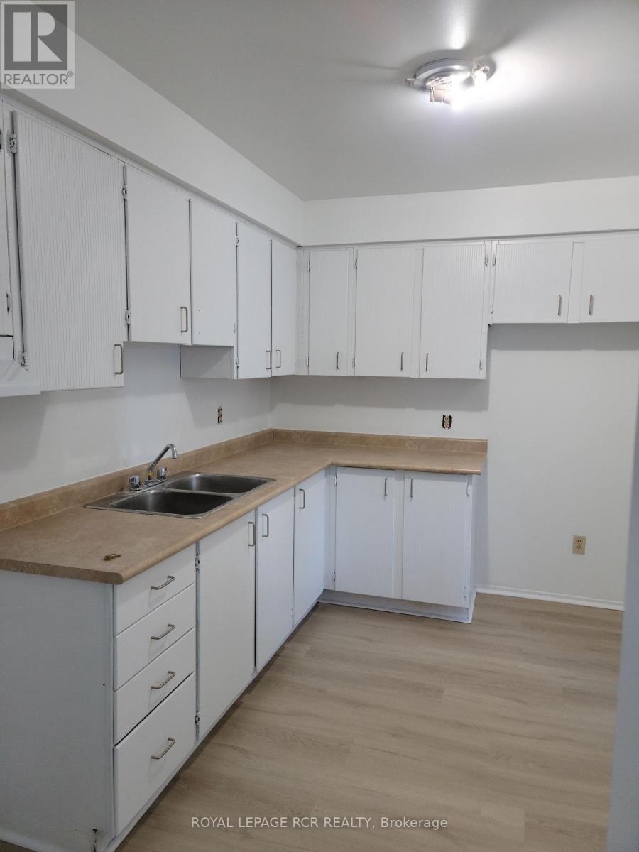 206 - 2 Orchard Heights Boulevard, Aurora, Ontario  L4G 3W3 - Photo 3 - N12499640