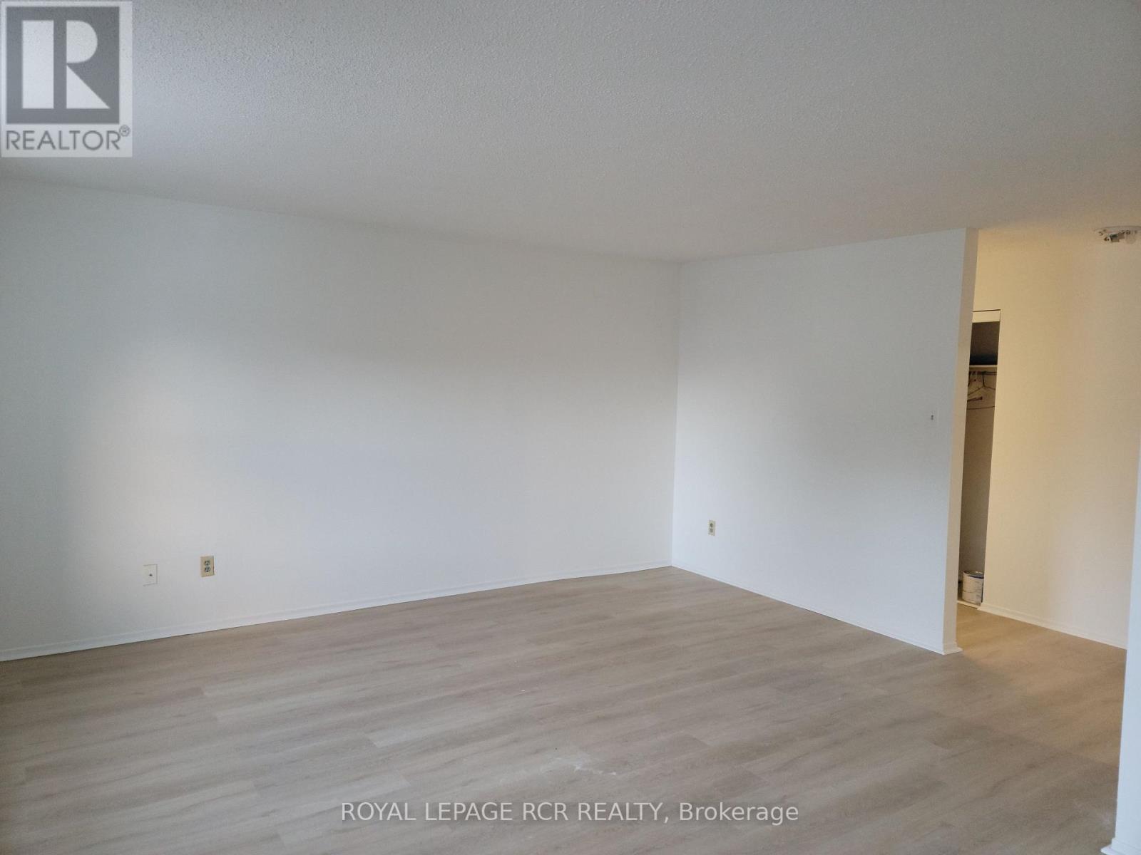 206 - 2 Orchard Heights Boulevard, Aurora, Ontario  L4G 3W3 - Photo 5 - N12499640