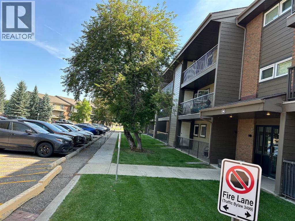 Property at 308, 420 Columbia Boulevard W image 3