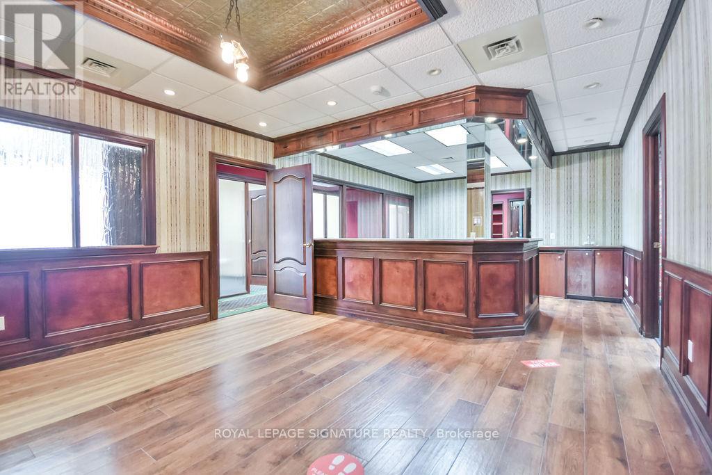 100 - 19 Front Street N, Orillia, Ontario  L3V 4R6 - Photo 14 - S12499568