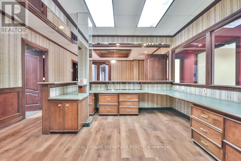 100 - 19 Front Street N, Orillia, Ontario  L3V 4R6 - Photo 15 - S12499568