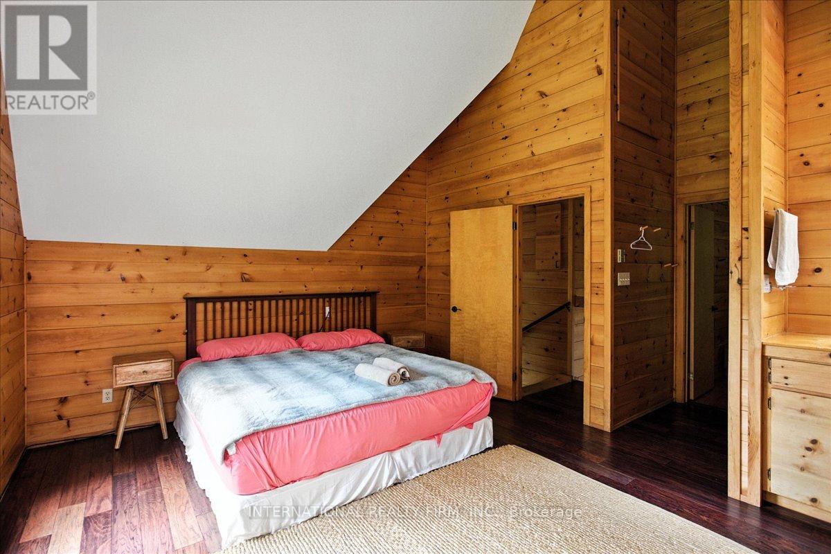 2445 Riverside Drive, Clearview, Ontario  L0M 1G0 - Photo 11 - S12499624