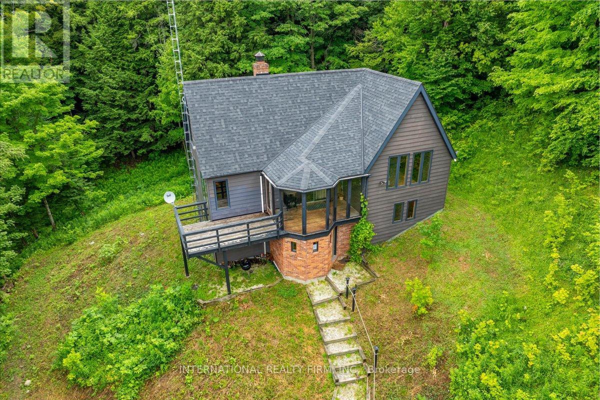 2445 Riverside Drive, Clearview, Ontario  L0M 1G0 - Photo 2 - S12499624