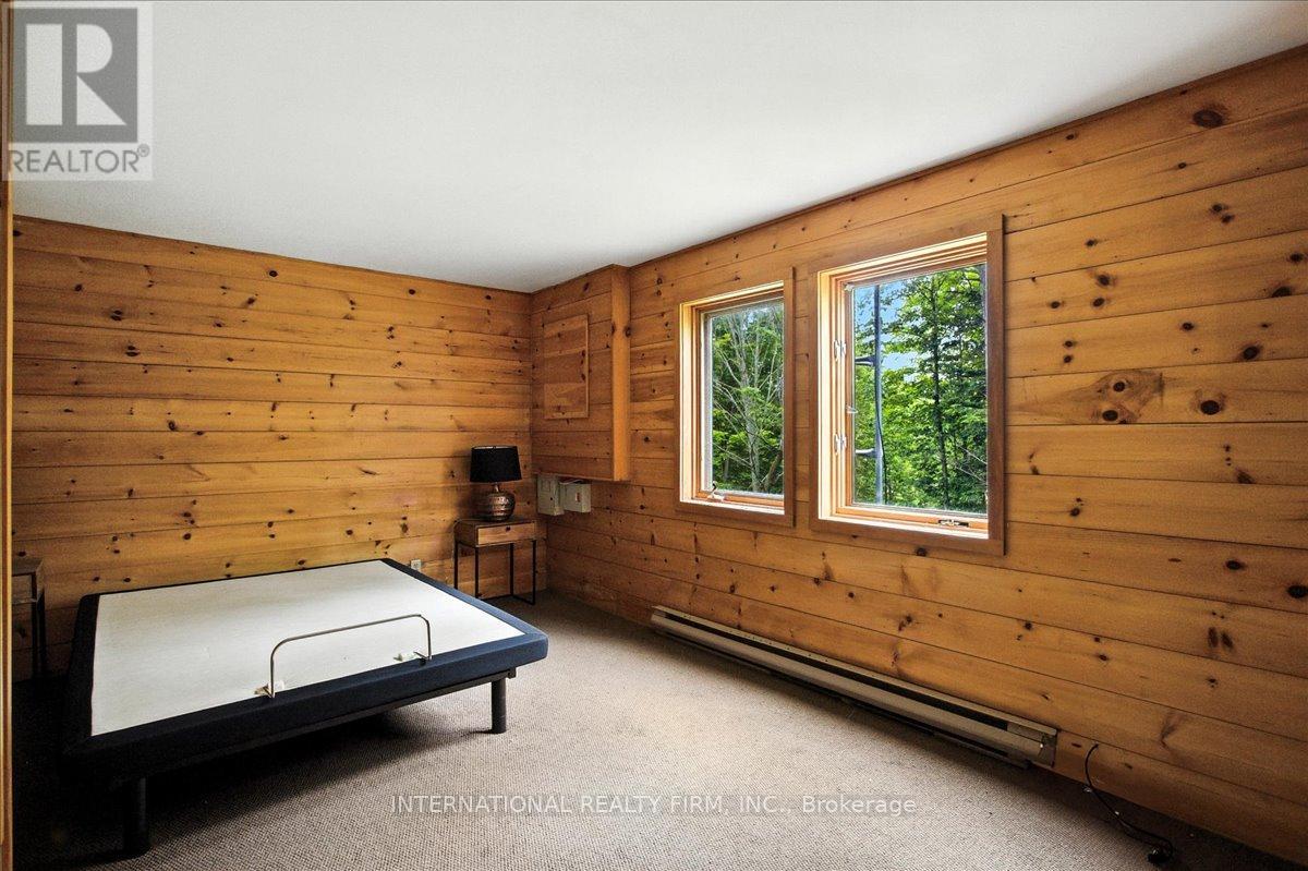 2445 Riverside Drive, Clearview, Ontario  L0M 1G0 - Photo 21 - S12499624