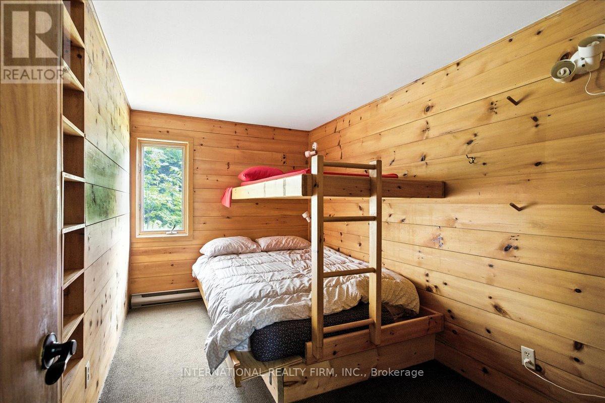 2445 Riverside Drive, Clearview, Ontario  L0M 1G0 - Photo 23 - S12499624