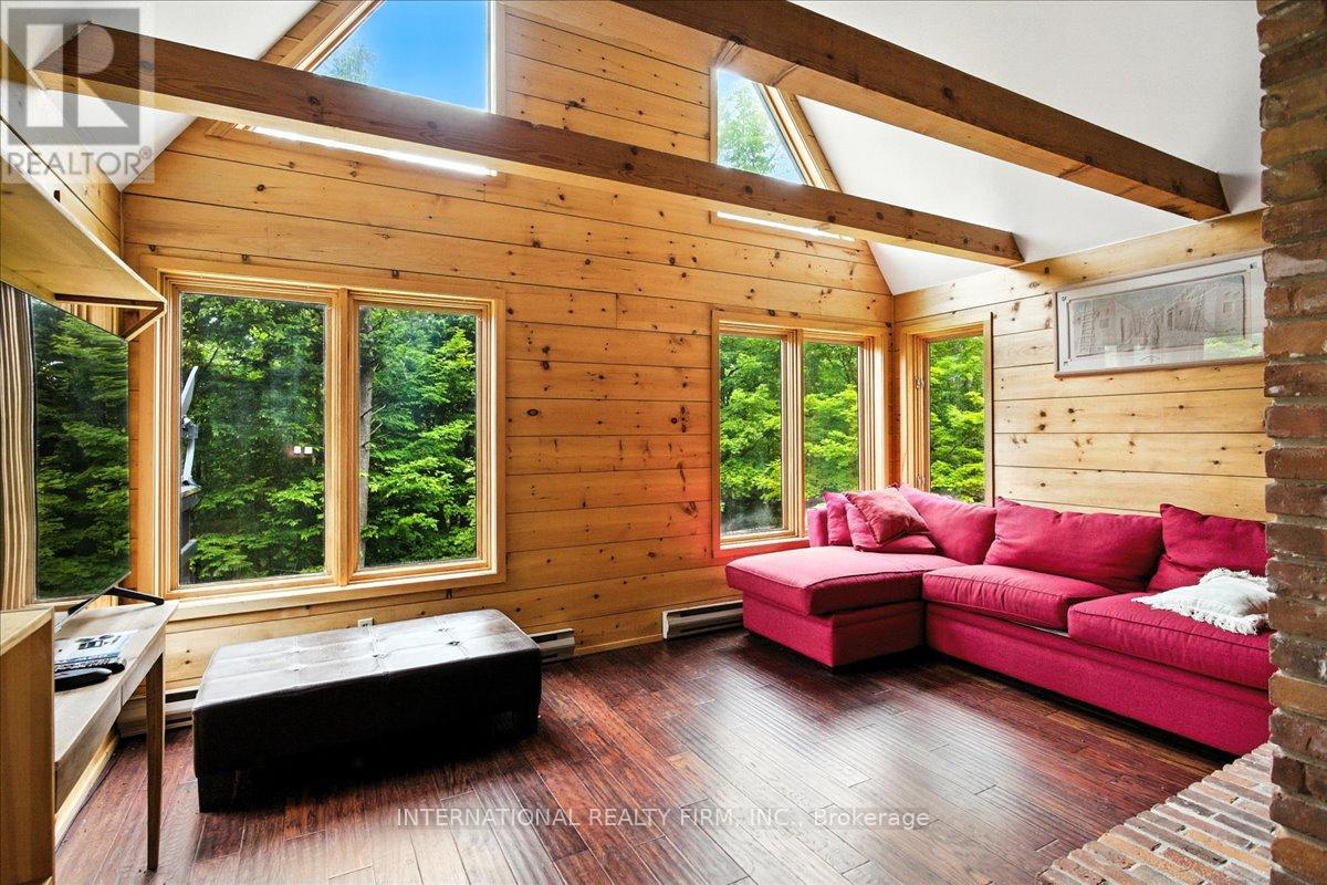 2445 Riverside Drive, Clearview, Ontario  L0M 1G0 - Photo 3 - S12499624