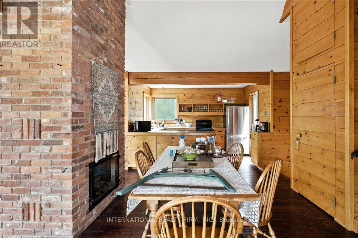 2445 Riverside Drive, Clearview, Ontario  L0M 1G0 - Photo 5 - S12499624