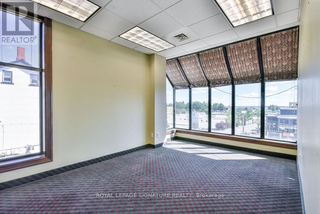 19 Front Street N, Orillia, Ontario  L3V 4R6 - Photo 7 - S12499626