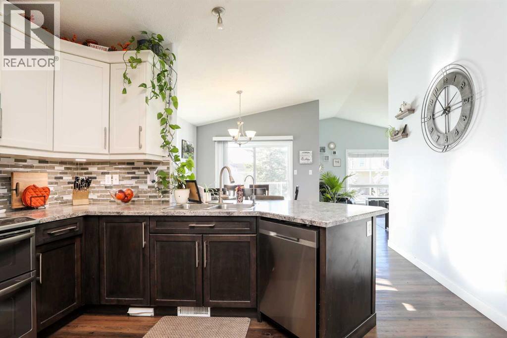 50 Heritage Circle W, Lethbridge, Alberta  T1K 7T3 - Photo 4 - A2266521