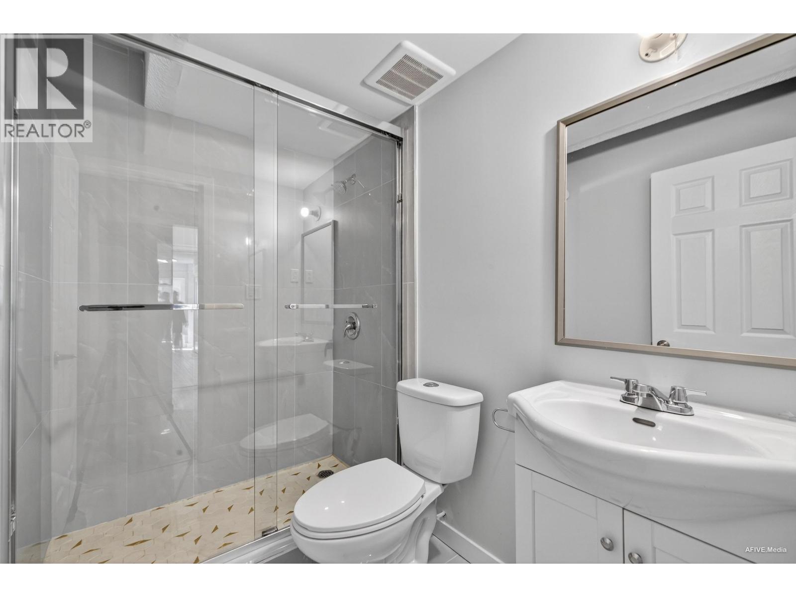 Listing Picture 18 of 35 : 7561 ANGUS DRIVE, Vancouver / 溫哥華 - 魯藝地產 Yvonne Lu Group - MLS Medallion Club Member