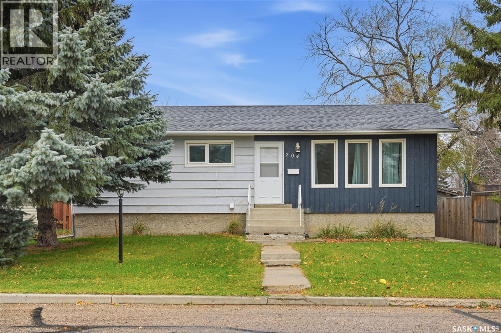 204 7th Avenue W, Watrous, Saskatchewan  S0K 4T0 - Photo 1 - SK022182