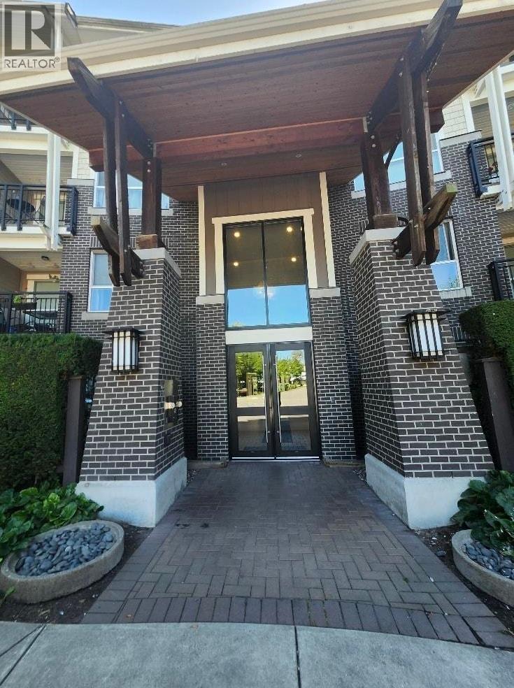 301 5788 Sidley Street, Burnaby, British Columbia  V5J 0E4 - Photo 2 - R3062700