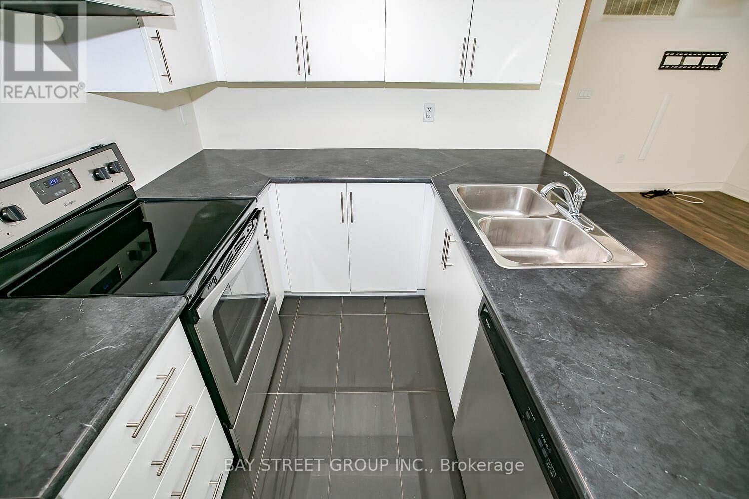 107 - 100 Dufay Road, Brampton, Ontario  L7A 4S3 - Photo 13 - W12499580