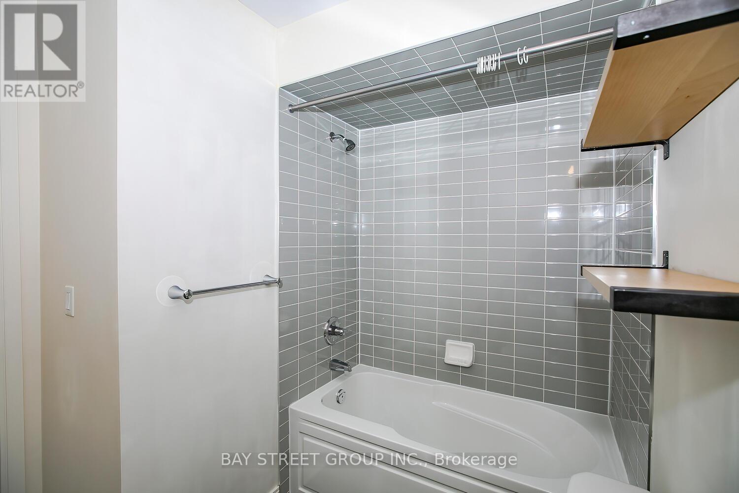 107 - 100 Dufay Road, Brampton, Ontario  L7A 4S3 - Photo 25 - W12499580