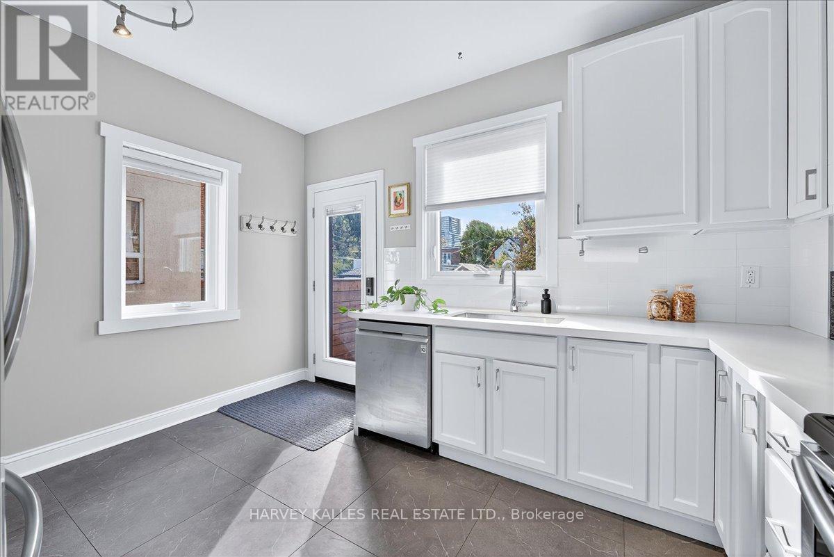 338 Bartlett Avenue N, Toronto, Ontario  M6H 3G7 - Photo 10 - W12499590