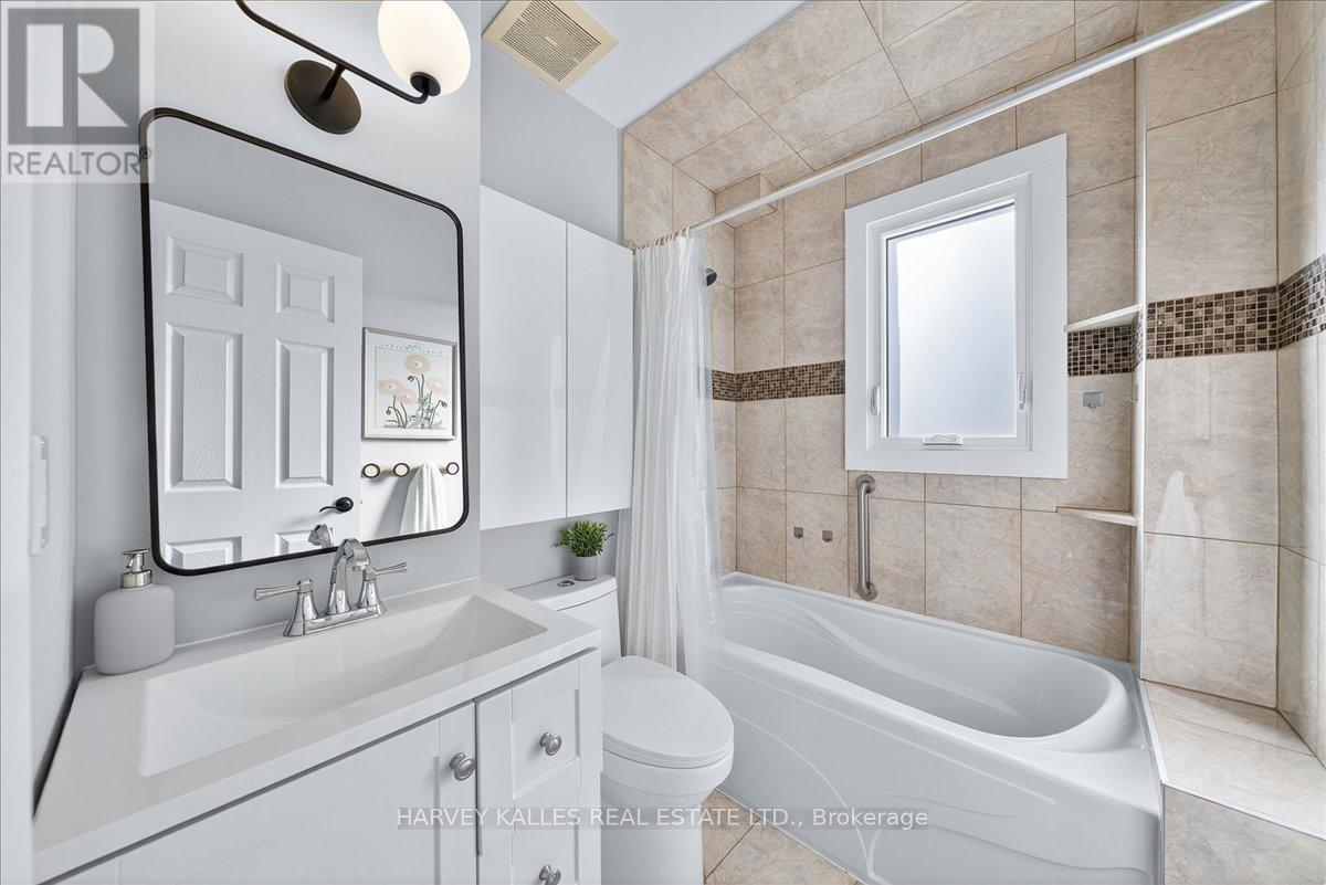 338 Bartlett Avenue N, Toronto, Ontario  M6H 3G7 - Photo 19 - W12499590