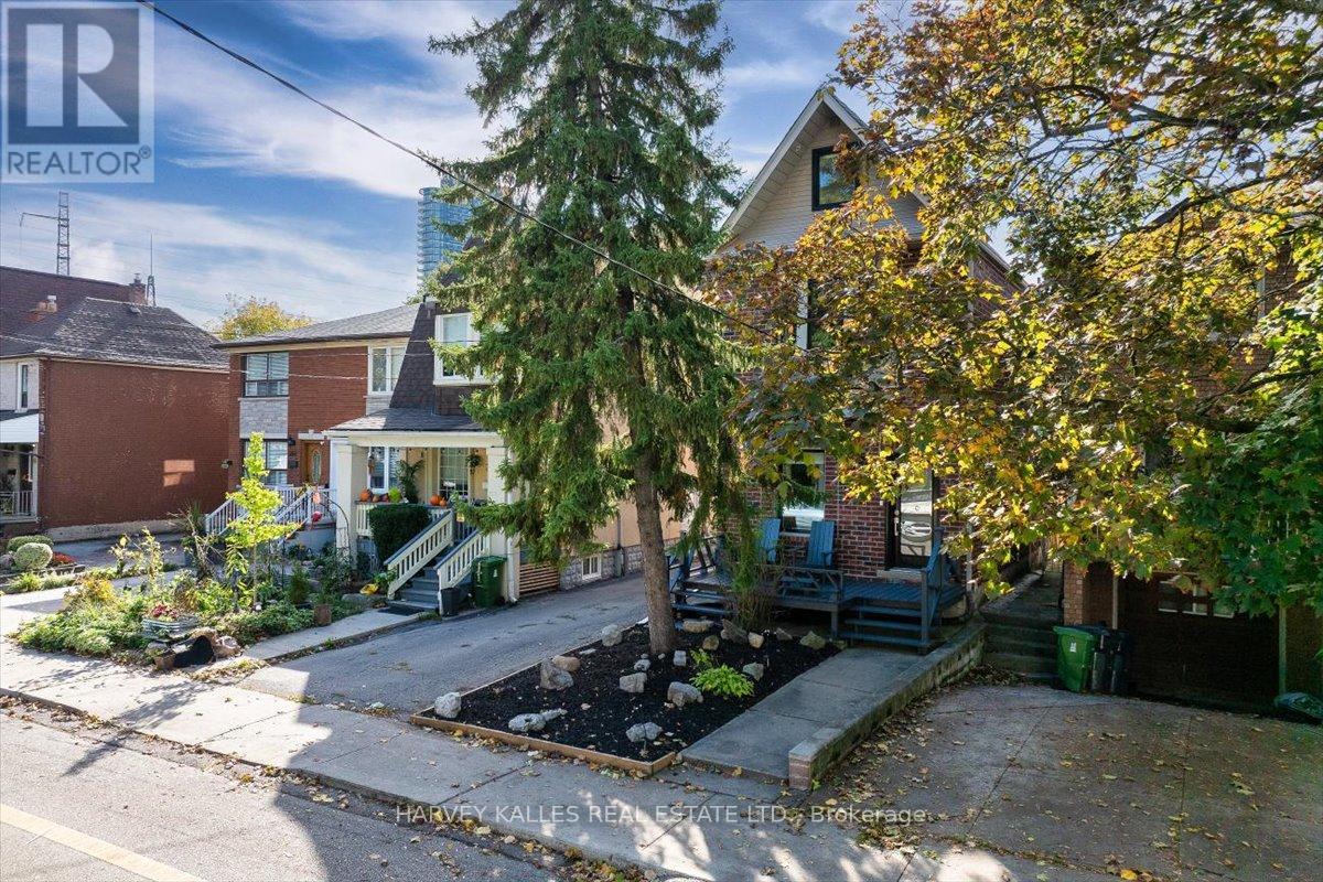 338 Bartlett Avenue N, Toronto, Ontario  M6H 3G7 - Photo 2 - W12499590