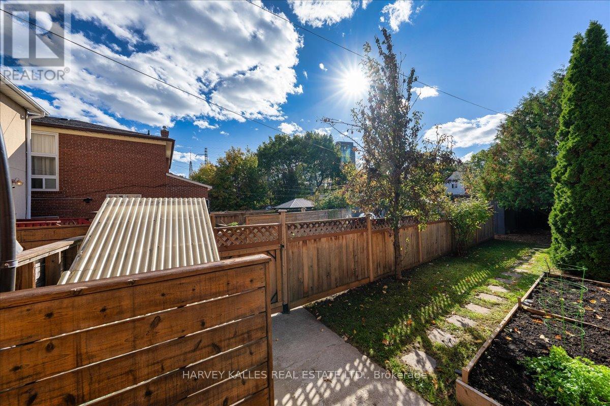 338 Bartlett Avenue N, Toronto, Ontario  M6H 3G7 - Photo 34 - W12499590
