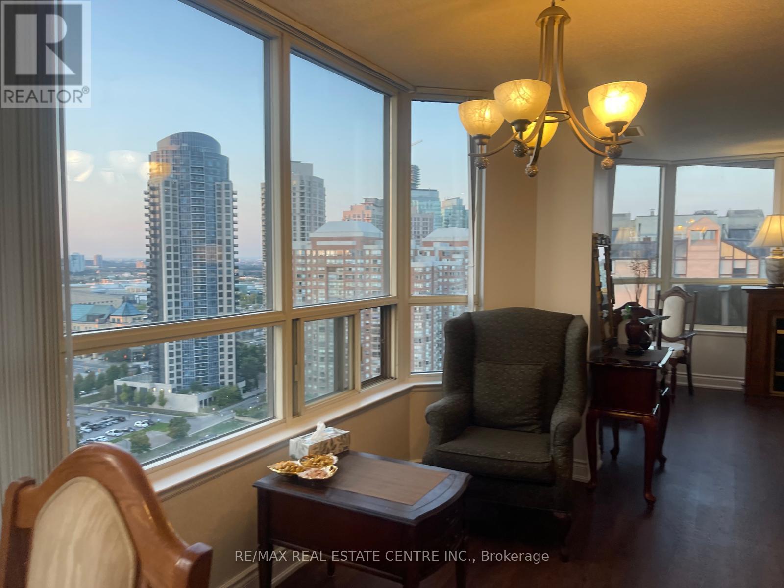 2408 - 400 Webb Drive, Mississauga, Ontario  L5B 3Z7 - Photo 11 - W12499622