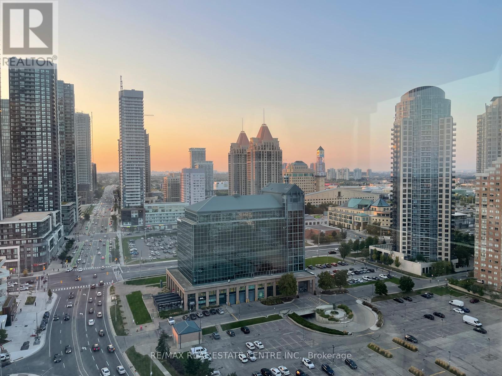 2408 - 400 Webb Drive, Mississauga, Ontario  L5B 3Z7 - Photo 15 - W12499622