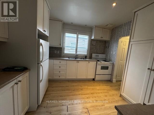 20 Elway Court, Toronto, Ontario  M6B 2N8 - Photo 3 - W12499648