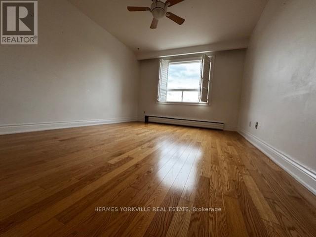 20 Elway Court, Toronto, Ontario  M6B 2N8 - Photo 5 - W12499648