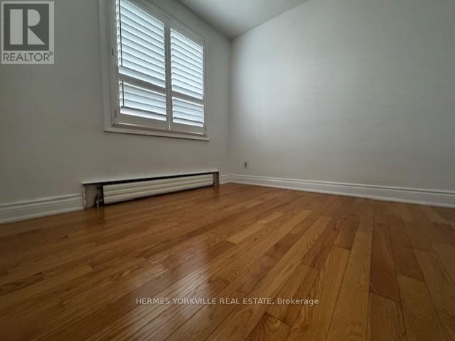 20 Elway Court, Toronto, Ontario  M6B 2N8 - Photo 7 - W12499648