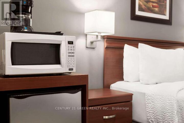 210 Main Street E, Hamilton, Ontario  L8N 1H3 - Photo 13 - X12499566