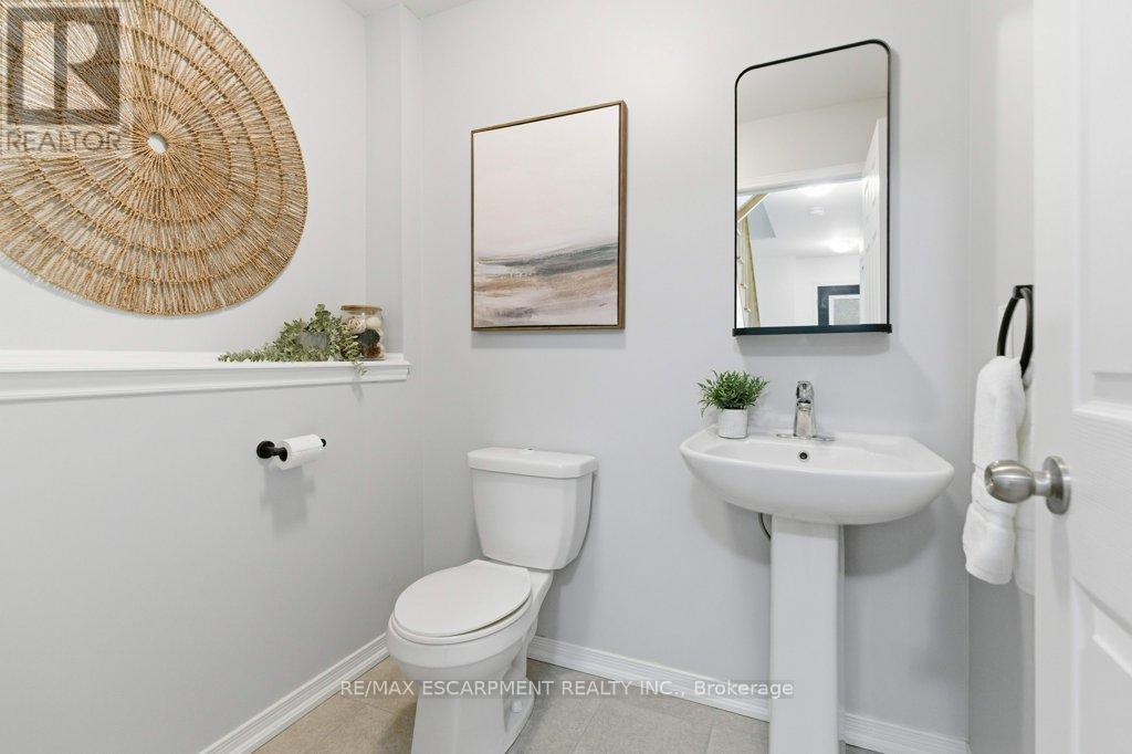 113 Thornlodge Drive, Hamilton (Waterdown), Ontario  L8B 0N4 - Photo 21 - X12499596