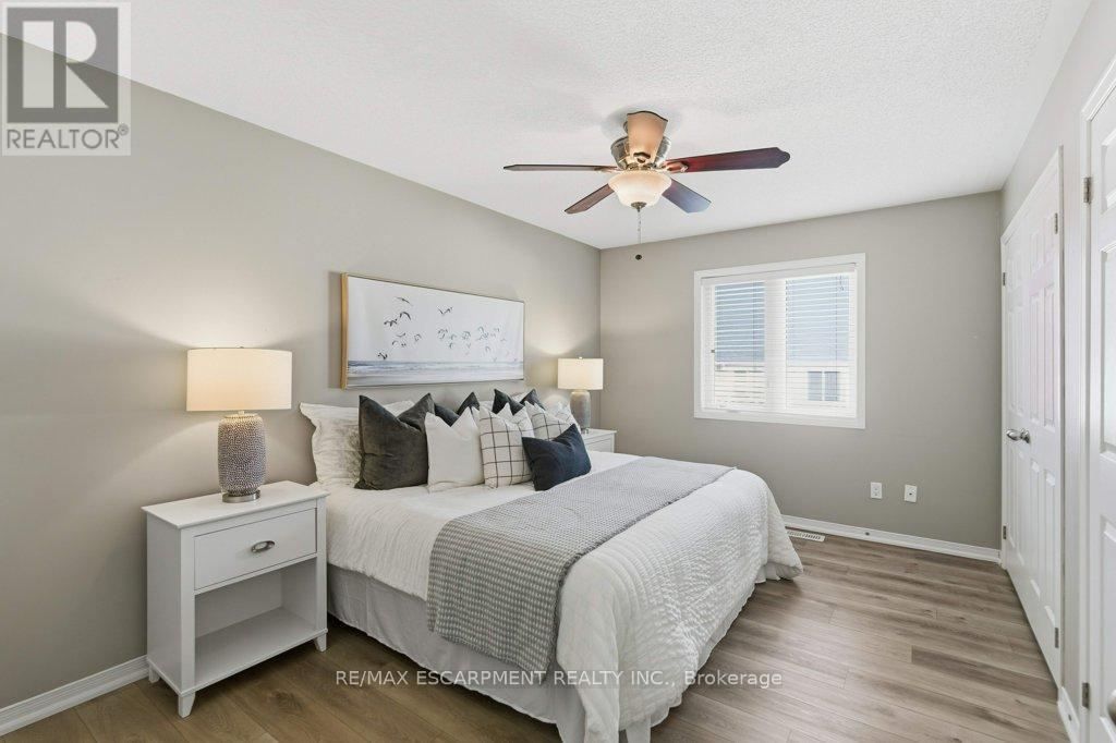 113 Thornlodge Drive, Hamilton (Waterdown), Ontario  L8B 0N4 - Photo 22 - X12499596