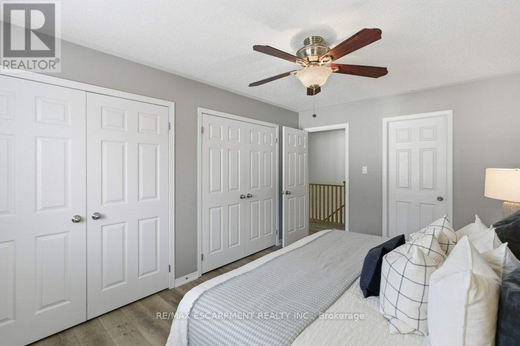 113 Thornlodge Drive, Hamilton (Waterdown), Ontario  L8B 0N4 - Photo 23 - X12499596