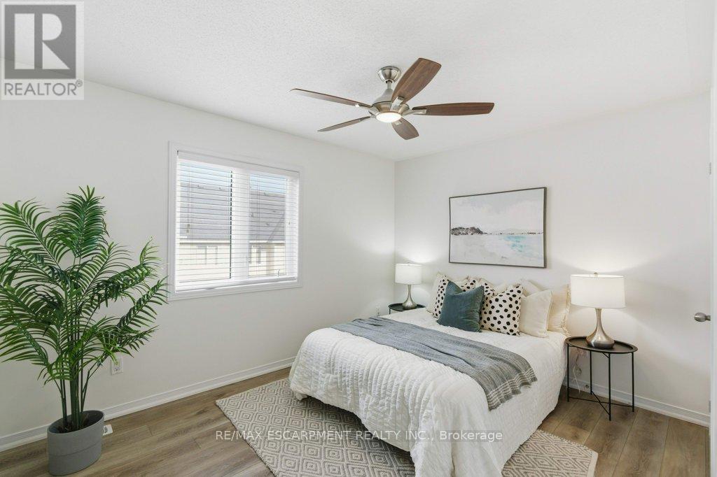 113 Thornlodge Drive, Hamilton (Waterdown), Ontario  L8B 0N4 - Photo 25 - X12499596