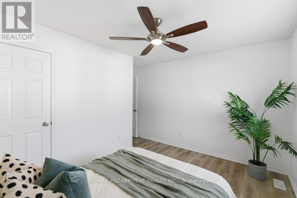 113 Thornlodge Drive, Hamilton (Waterdown), Ontario  L8B 0N4 - Photo 26 - X12499596